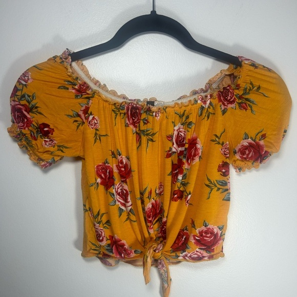 DIVIDED size S, off the shoulder short sleeve crop top, orange with a red floral - Picture 2 of 7